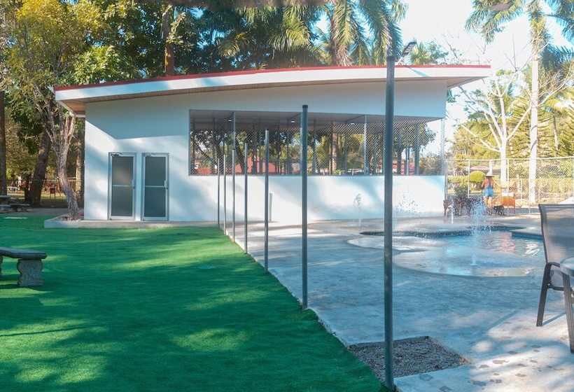 ホテル Costa Pacifica