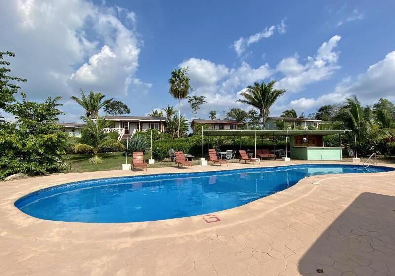 בית מלון כפרי Dream Valley Belize