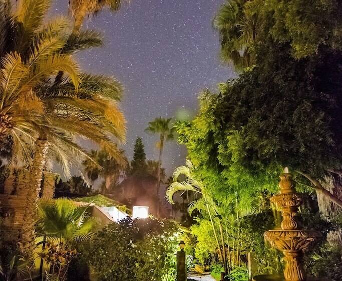 هتل Hacienda Todos Los Santos