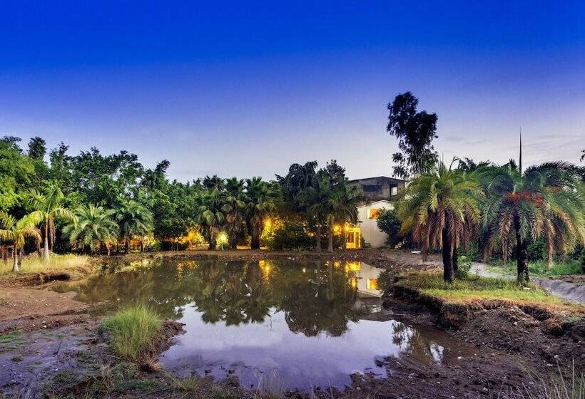 בית מלון כפרי Lohagarh Corbett Resort