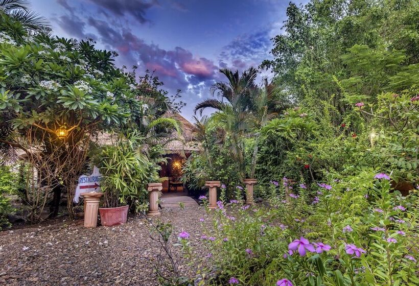 בית מלון כפרי Lohagarh Corbett Resort