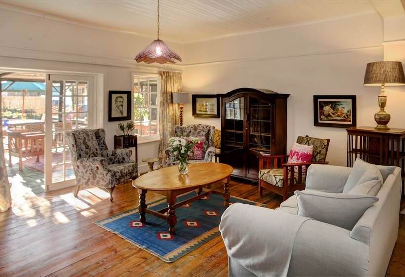 호텔 Outeniqua Travel Lodge