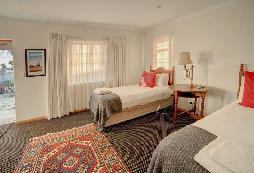 호텔 Outeniqua Travel Lodge