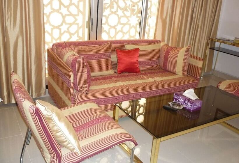 فندق Qurum Beach