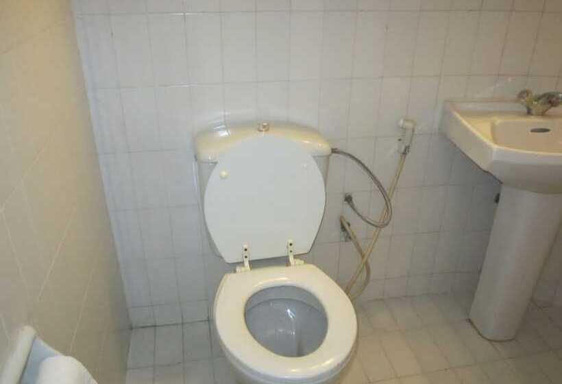 فندق Qurum Beach