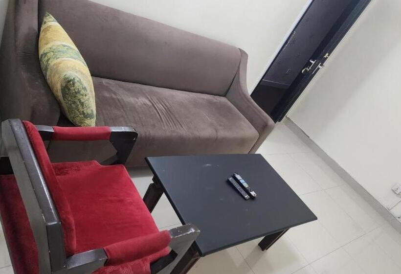 فندق Qurum Beach