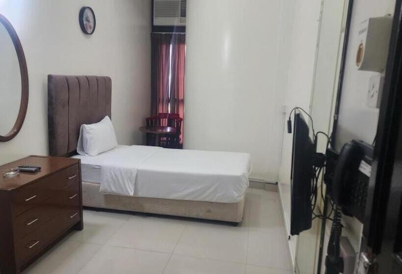 فندق Qurum Beach