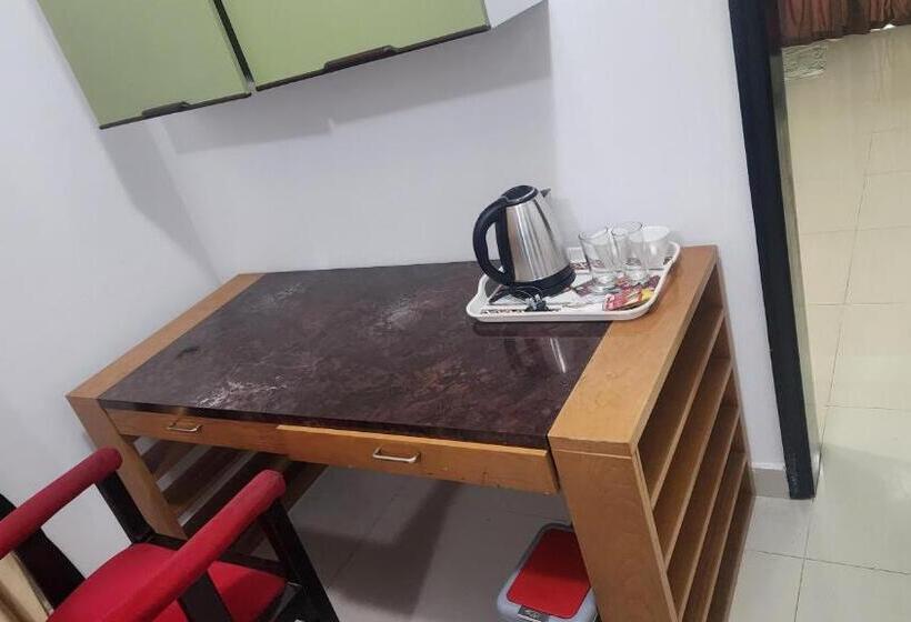 فندق Qurum Beach