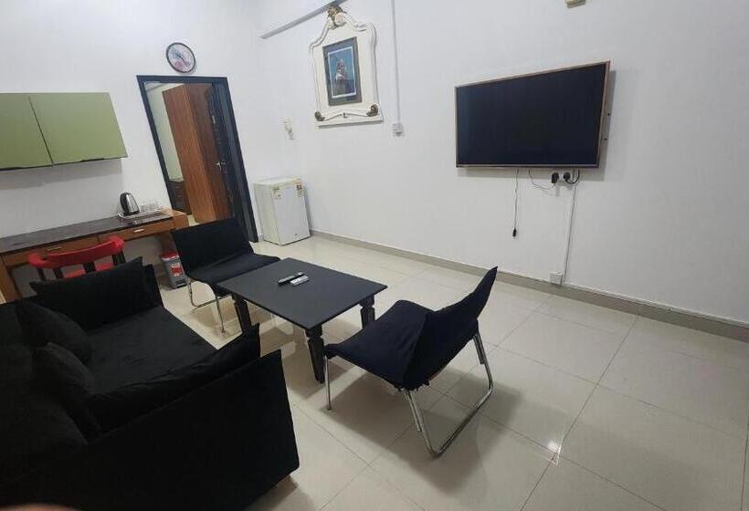 فندق Qurum Beach