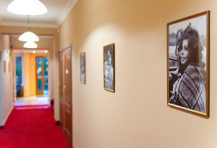 هتل Rezydencja Izabella