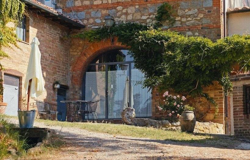 فندق ريفى Agriturismo Il Serraglio