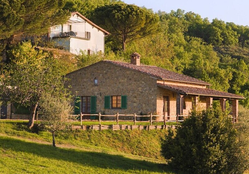 فندق ريفى Agriturismo Il Serraglio