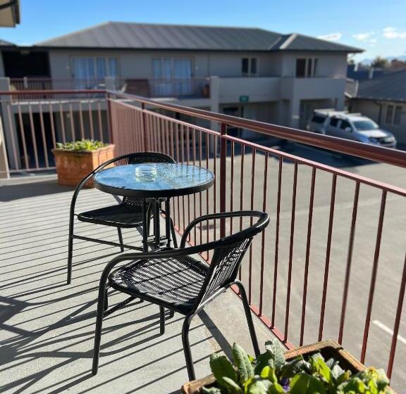 מוטל The Suites Ashburton