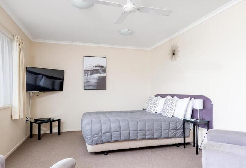 مُتل Bk's Chardonnay Motor Lodge