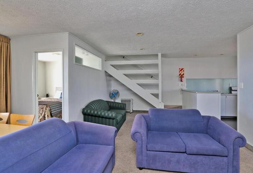 מוטל Edgewater Motor Lodge