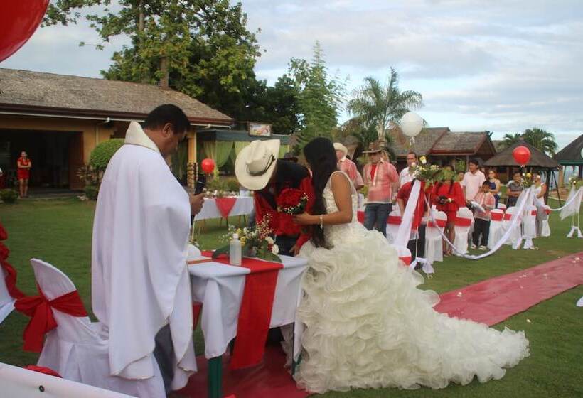 Parrot Paradise Resort