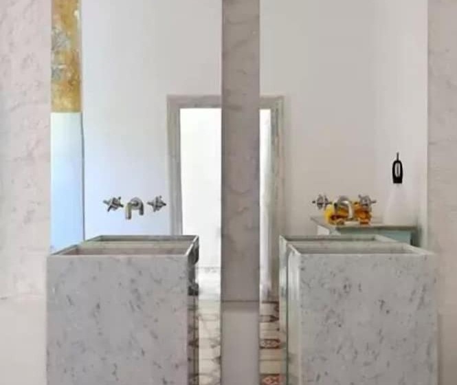 ペンション Capri Suite