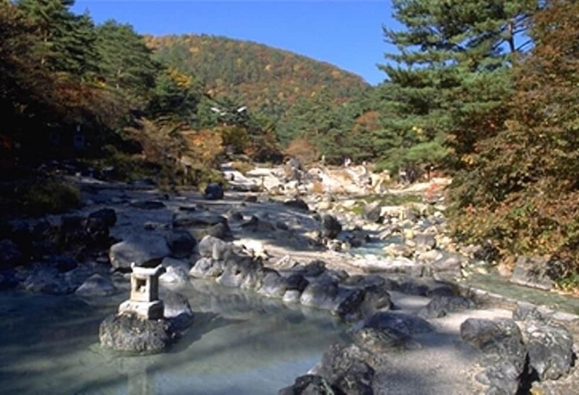 ریوکان Kusatsuonsen Pension Mitomo