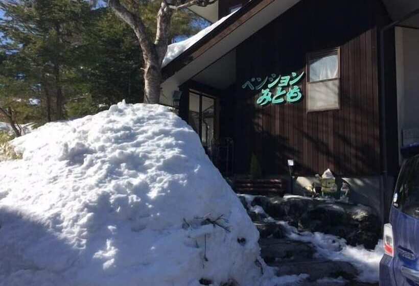ریوکان Kusatsuonsen Pension Mitomo
