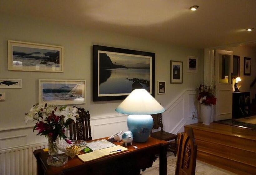 The Grove Lodge Guesthouse