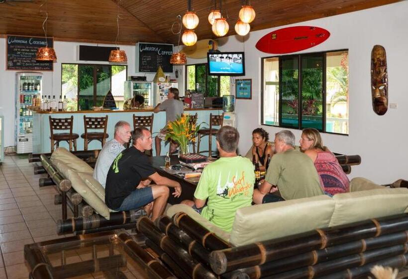 Waidroka Bay Resort