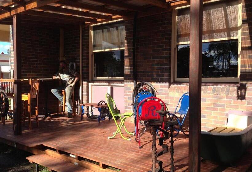 Walcha Royal Cafe & Accommodation