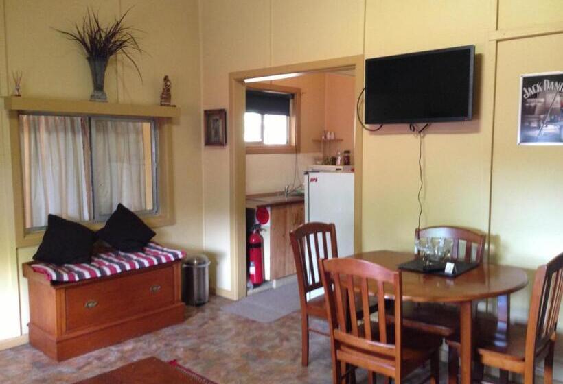 Walcha Royal Cafe & Accommodation