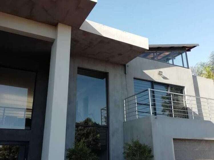 مبيت وإفطار Anisa Guesthouse