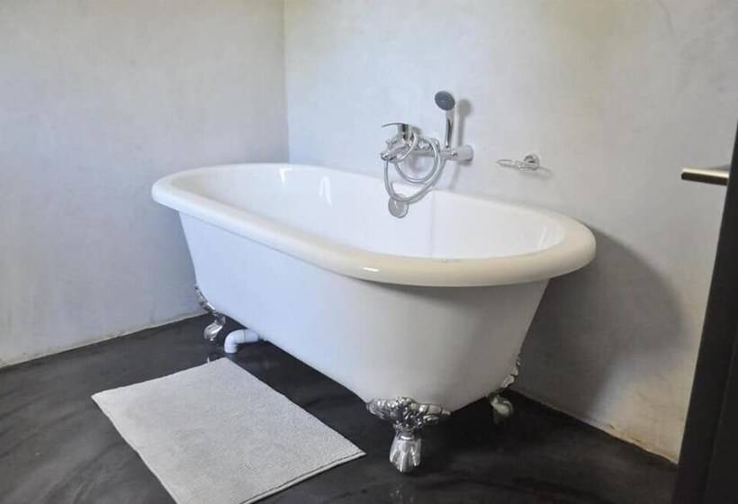 مبيت وإفطار Anisa Guesthouse