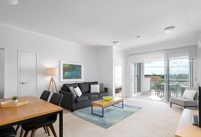 Boulevard North Lakes