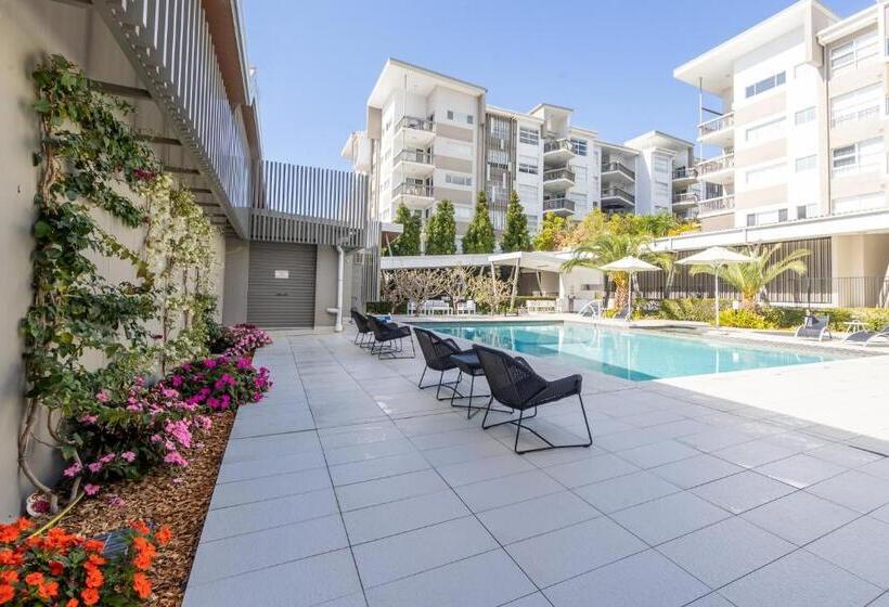 Boulevard North Lakes