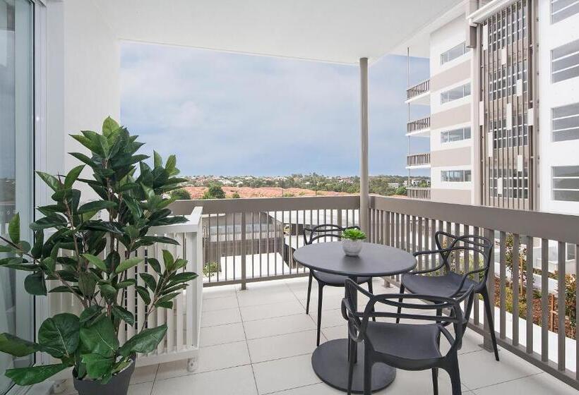 Boulevard North Lakes