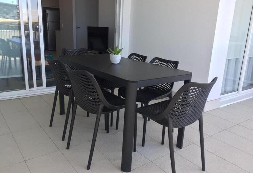 Boulevard North Lakes