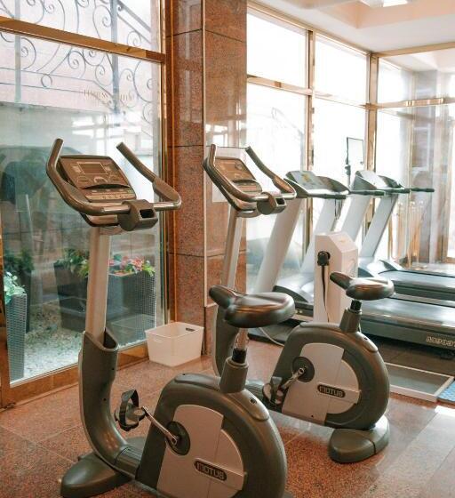 Goldone Hotel & Suites