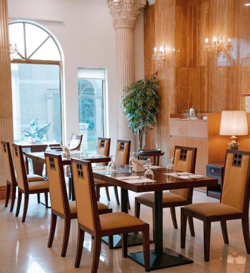 Goldone Hotel & Suites