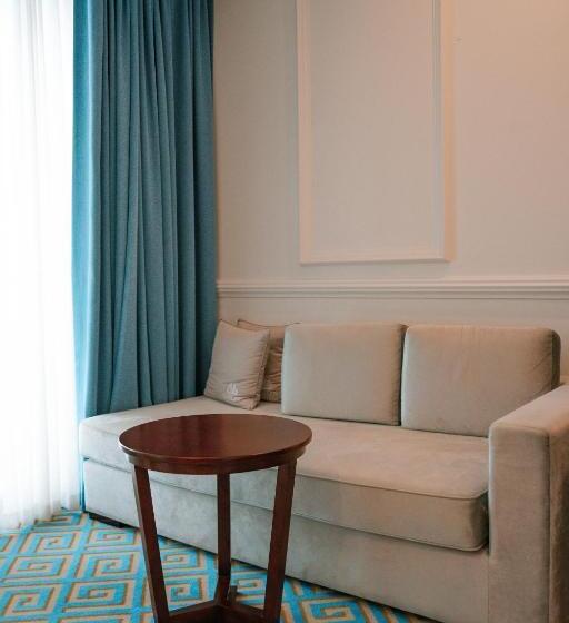 Goldone Hotel & Suites