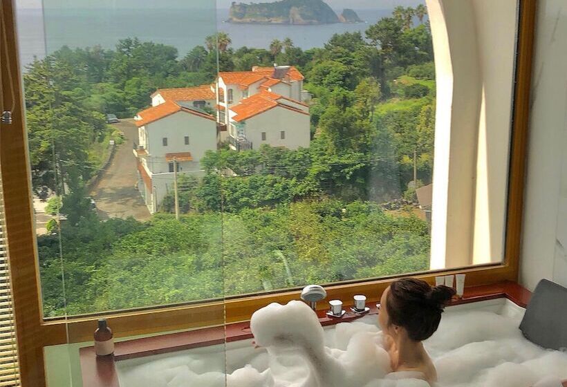 Goldone Hotel & Suites