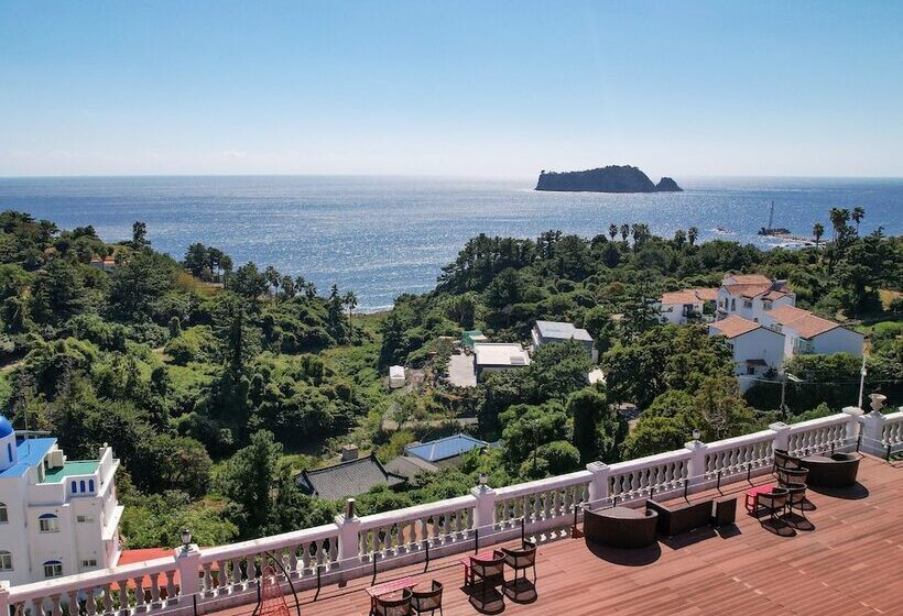 Goldone Hotel & Suites