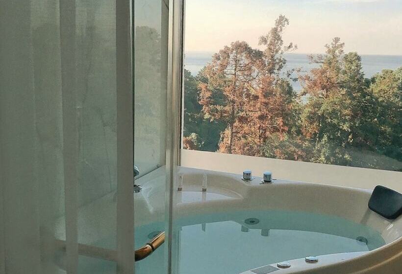 Goldone Hotel & Suites