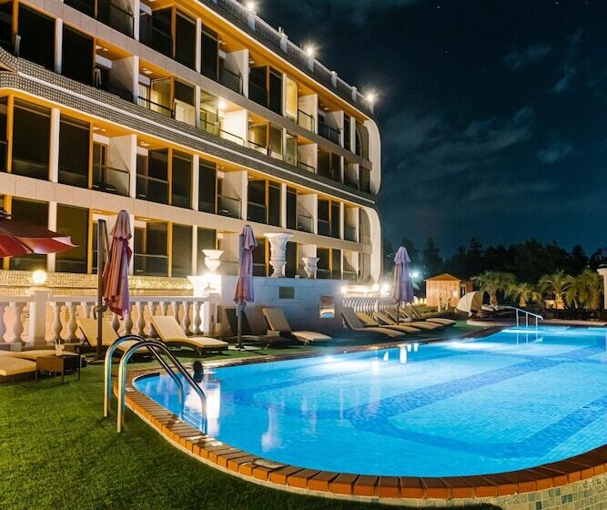 Goldone Hotel & Suites