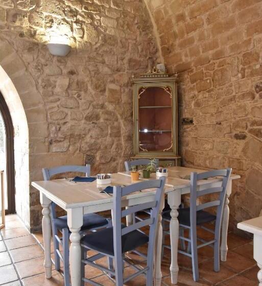 פונדק Itria Palace