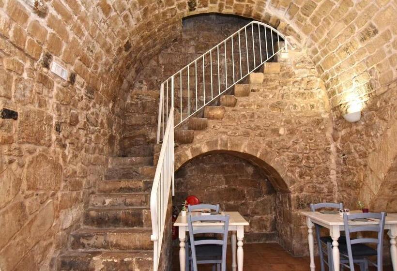 פונדק Itria Palace