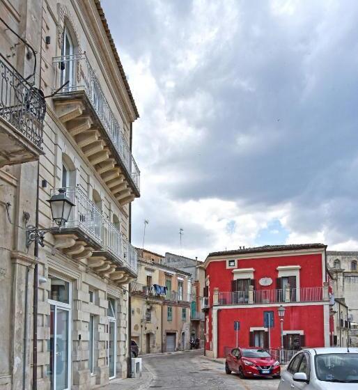 פונדק Itria Palace