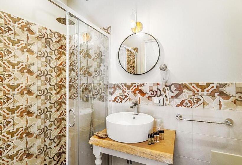 פונדק Itria Palace