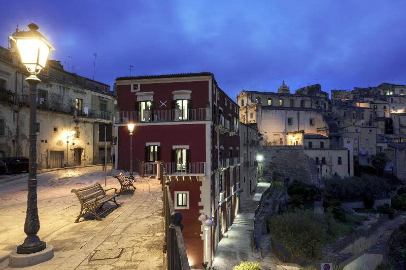 פונדק Itria Palace