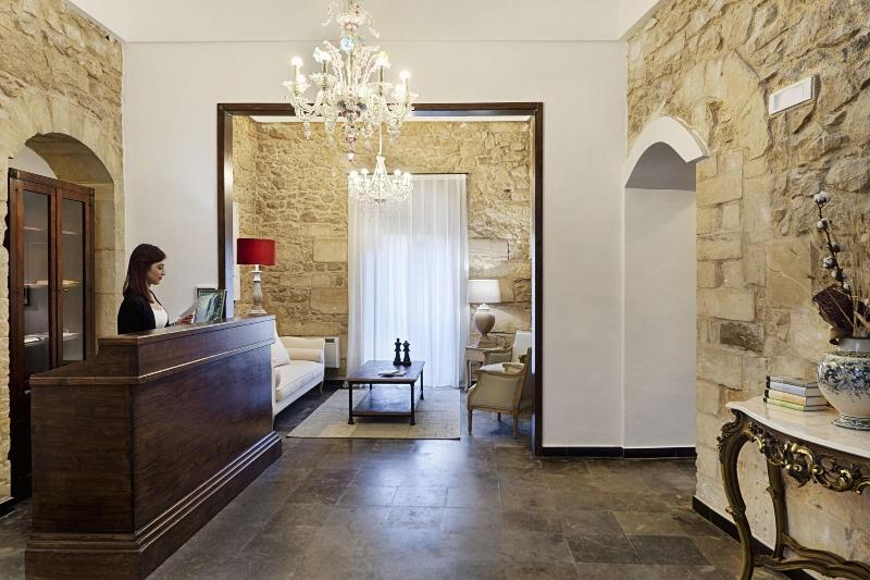 פונדק Itria Palace