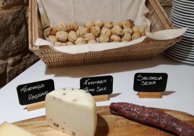 פונדק Itria Palace