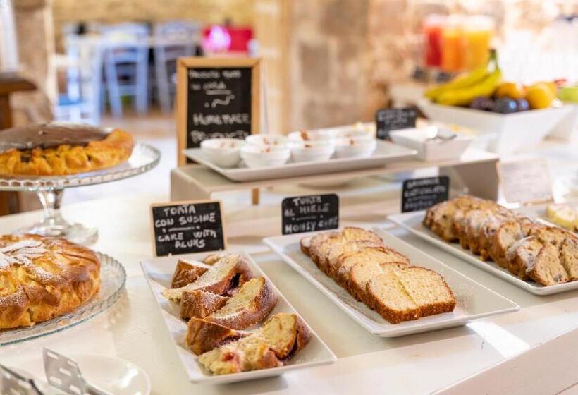 פונדק Itria Palace