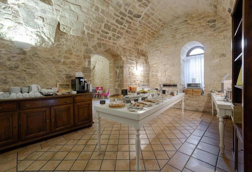 פונדק Itria Palace