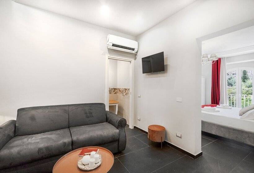 פונדק Itria Palace